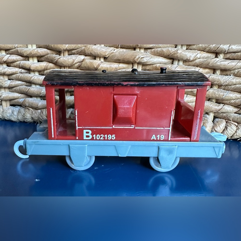 Thomas & Friends Red Brake Van/Coach Car